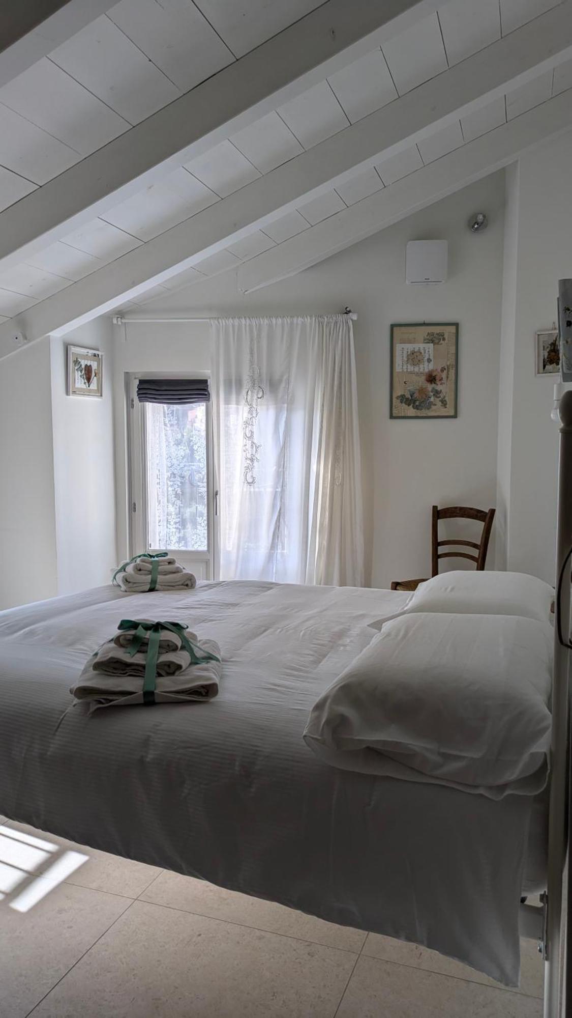 Casa Viola Bed And Breakfast Dimora Di Campagna Calice Ligure Exterior photo