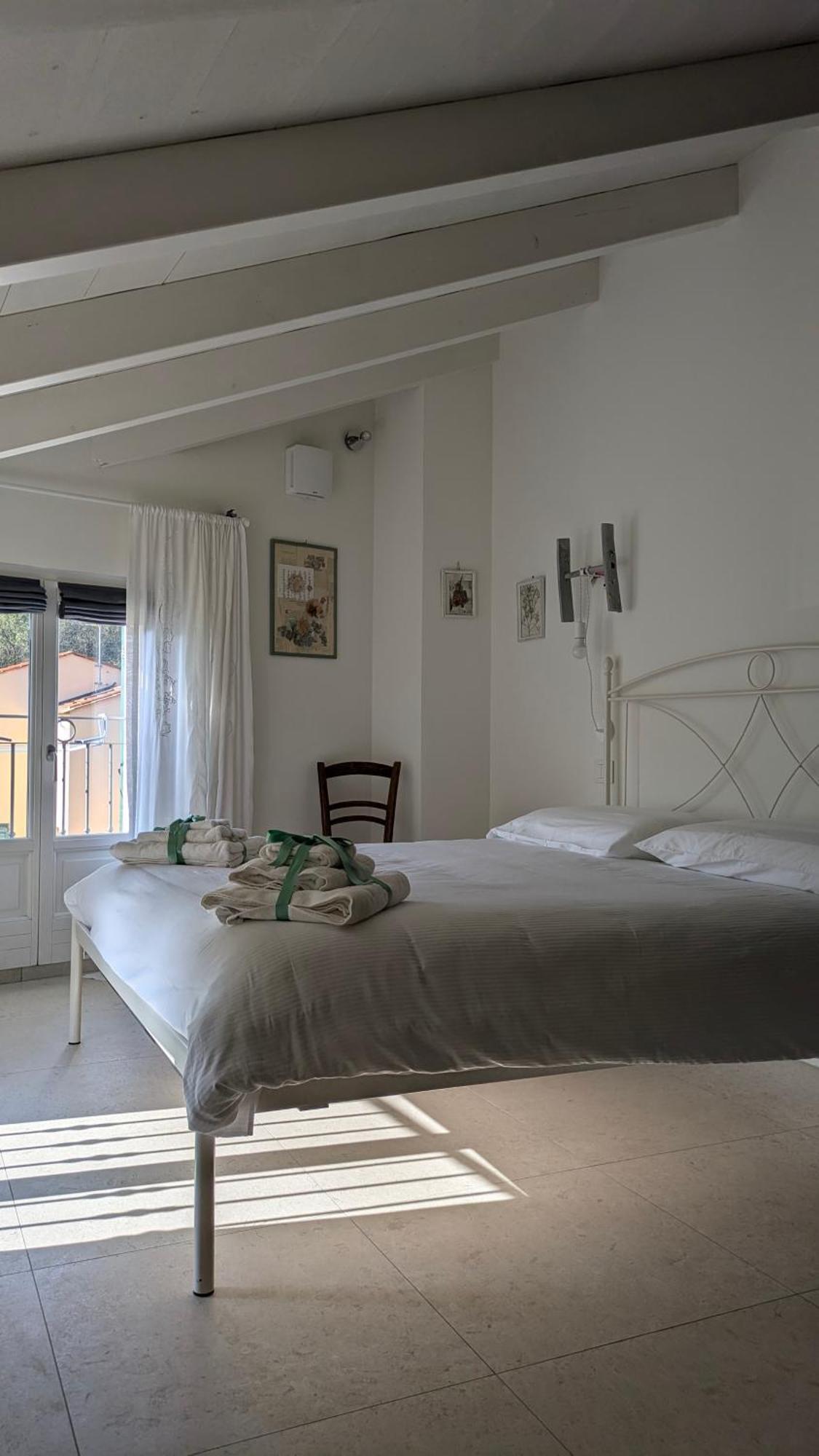 Casa Viola Bed And Breakfast Dimora Di Campagna Calice Ligure Exterior photo